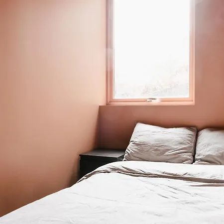 New In Historical Street * برغن